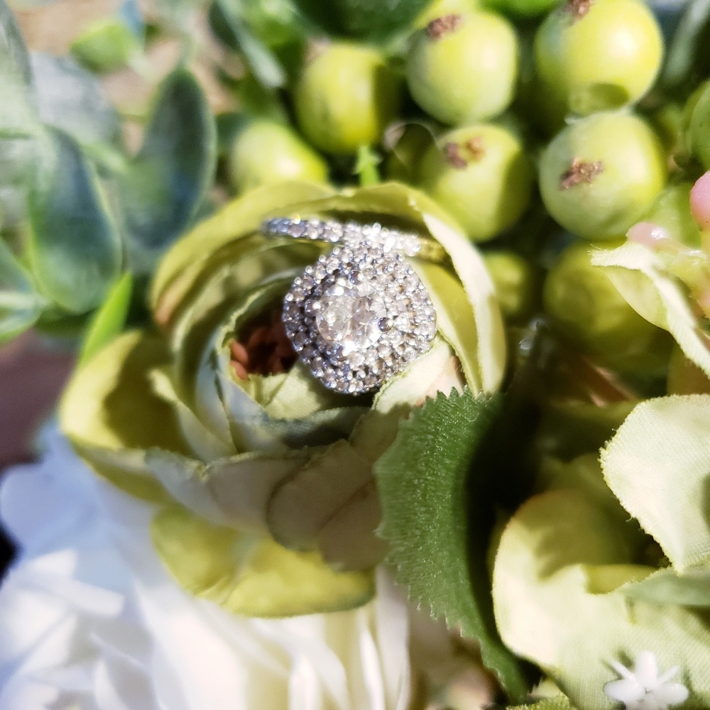 DIAMOND ENGAGEMENT RING AND BAND